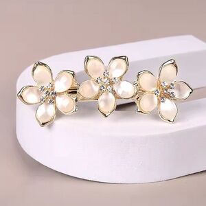 NWT white flower spring clip opal bowknot horizontal clip hair accessories